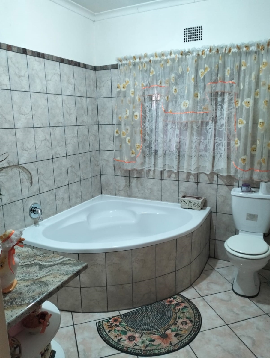 4 Bedroom Property for Sale in Vaalpark Free State